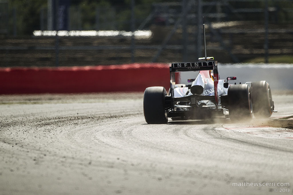 IMAGE: http://www.matthewscerri.com/Private/Silverstone_YDT/MG4_2543.jpg