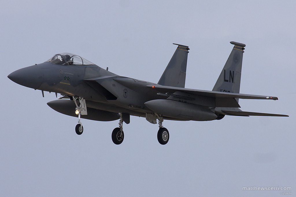IMAGE: http://www.matthewscerri.com/gallery/MaltaAirshow2009/_MG_0190.jpg